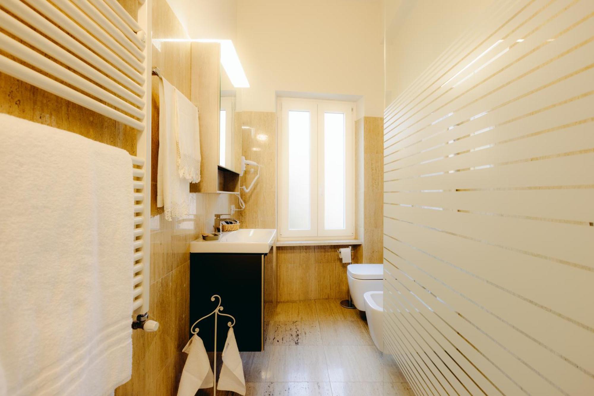 Eap Suites, Verona Exteriör bild
