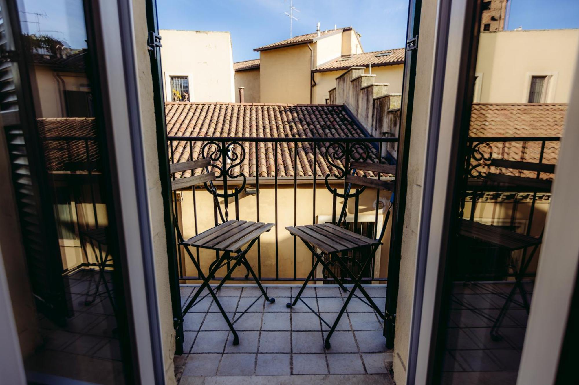 Eap Suites, Verona Exteriör bild